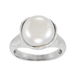 Sterling silver Freshwater Pearl ring. Sterling silver Freshwater Pearl ring.